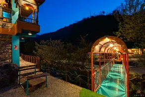 Zostel Plus Mussoorie, Kempty - Image 3