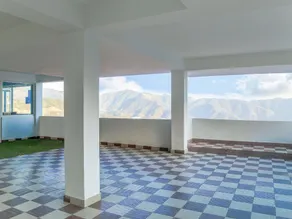 Belvilla Serene Mountain Getaway with Exquisite Views - Image 2