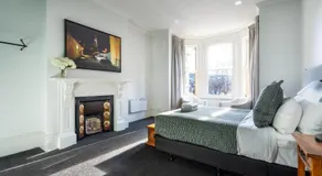 The Peninsula House - Image 2