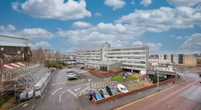 New Slick Finnieston Pad w/ Free Parking - Image 5