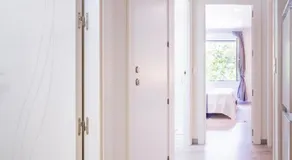 Exclusive quietness in the heart of Madrid with Public Parking, Breakfast, 2 bathrooms - Image 5