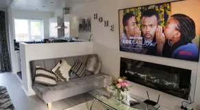 Milton Keynes Luxury Short Stay House with WIFI and Free Parking - Image 3