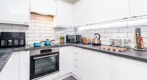 2-Bed House with Garden & Free Parking, Quiet Location, Cwmbran - Image 4