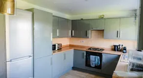 Stylish 3-Bedroom Home for Groups with Parking, Greater Manchester - Image 4