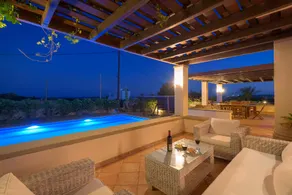 Modern Villa With Pool And Garden - Image 3