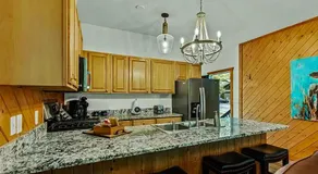 3 minutes to posh Downtown or majestic Dry Falls - Image 2