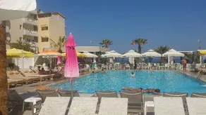Mareva Apartments - Image 4