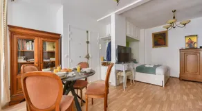 Bright & Spacious Apartments in Central Paris 15th - Image 4