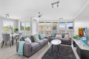 Castaways Penthouse Noosa, Beachfront Pool Tennis - Image 3