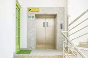 Comfort Stay - Near Airport - Image 2