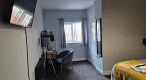 Rooms at number 4 - Image 2
