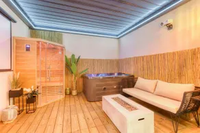 Suite Royale Jacuzzi & Sauna Privé  _ Yeswebook - Image 4