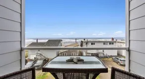 Rockaway oceanview condo,Steps to the beach & Downtown,W&D, WiFi - Image 4