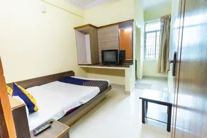 Hotel O SK Lodge - Image 2