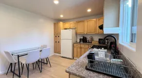 714 Compact&Cozy Stay Comfortable&Convenient Location - Image 4
