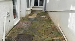 Ground Floor Flat with Courtyard garden - Image 2