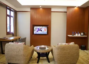 Zhong Yuan Hotel - Image 4