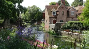 Stylish 3-bedroom home in Canterbury City-Centre - Superb Location! - Image 3