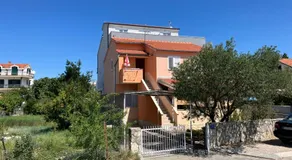 Apartments Nirvana Srima 10 metres from Beach - Image 4