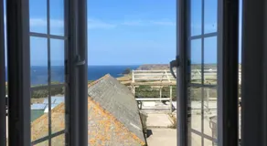 Haelarcher Farmhouse and Helicopter B&B - Image 3