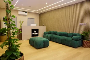 Mr Bay Hotel - Image 2
