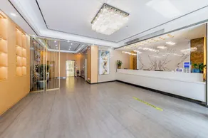 Huating Lijing Hotel - Image 2