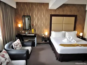 Mallberry Suites Business Hotel - Image 2