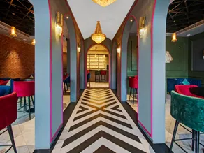 Super Townhouse OAK Hotel Rudra - Image 3
