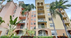 Renovated 2/2 Unit at Yacht Club/Aventura - Image 3