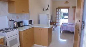 Niki Court Holiday Apartments - Image 2