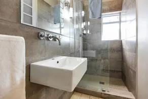 4 on Varneys Guest House - Image 2