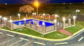 THE COUNTRY CORNER INN - Image 3