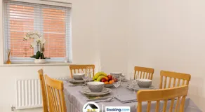 Duckett house, 3 Bedroom Detached House By B and R Serviced Accommodation Amesbury With Free Parking - Image 5