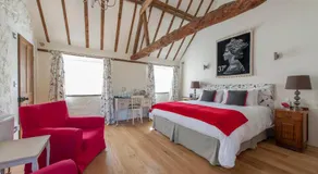 Hubbard's Luxury Bed and Breakfast - Image 2