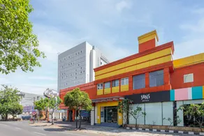 Sans Hotel International Surabaya - Image 5