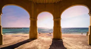 Ocean Views At Cottesloe Beach - Image 4