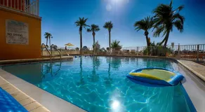 Page Terrace Beachfront Hotel - Image 2