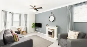 Modern 2-Bedroom Apartments with Free Parking in Leamington Spa - Image 2