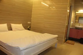 Ivory Inn - Image 2