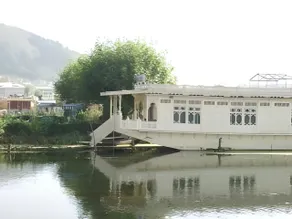 Alif Laila Group of Houseboat - Image 5