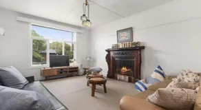The Rosebud Beach Shack - Image 2