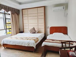 Danxia Mountain Banshan Hotel - Image 4