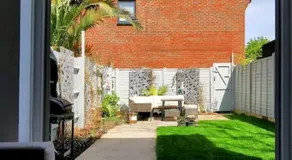 Canal View House - 2BR with Garden & Parking - Image 4