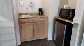 Oakland Motel - Image 2