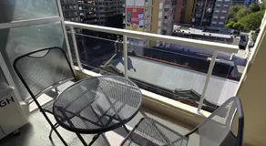 Maipú y Avenida Pellegrini - Parking privado con costo adicional - Image 3
