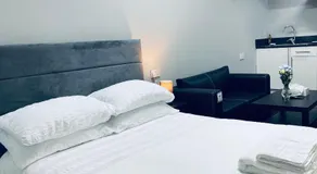 Star Apartments - Image 2