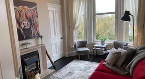 Beautiful traditional top floor flat in the center of Largs - Image 2