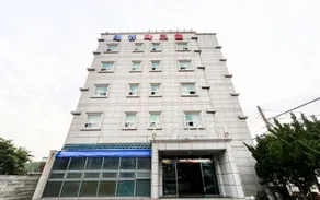 Busan Yeongdo Taejong Parktel - Image 3