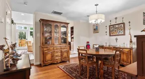 Classy Old Town Getaway 3-BR in Perfect Location - Image 3