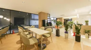 The Van Hotel - Image 3